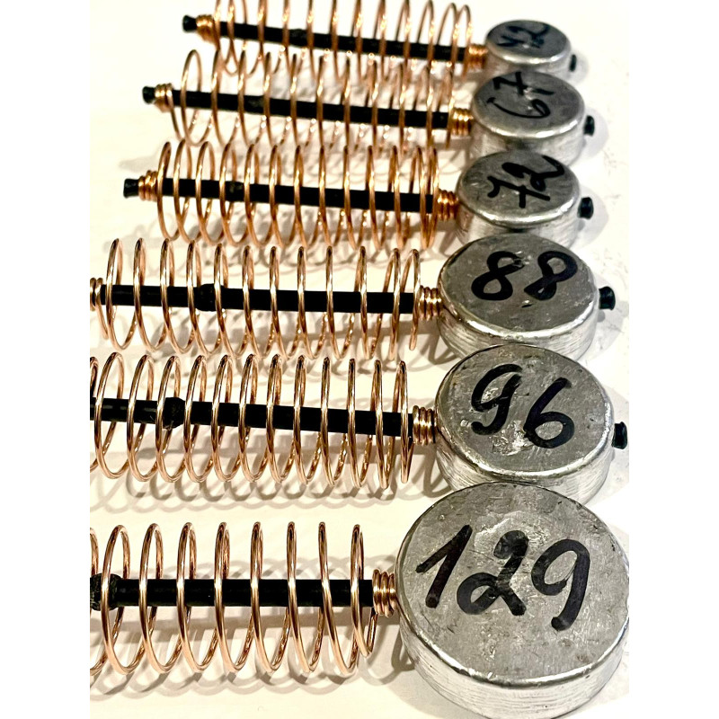 Vietēja meistara roku darbs. Slīdošā barotava 40-129gr.