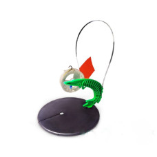 Ziemas ūda līdakas dizaina formā aprīkota.